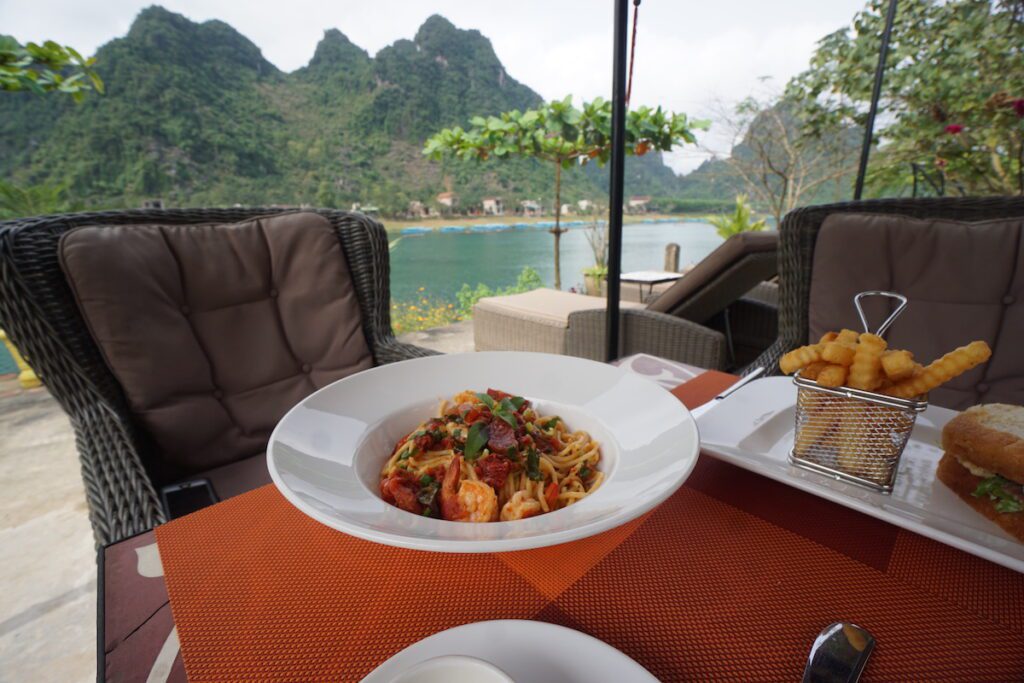 restaurants in phong nha