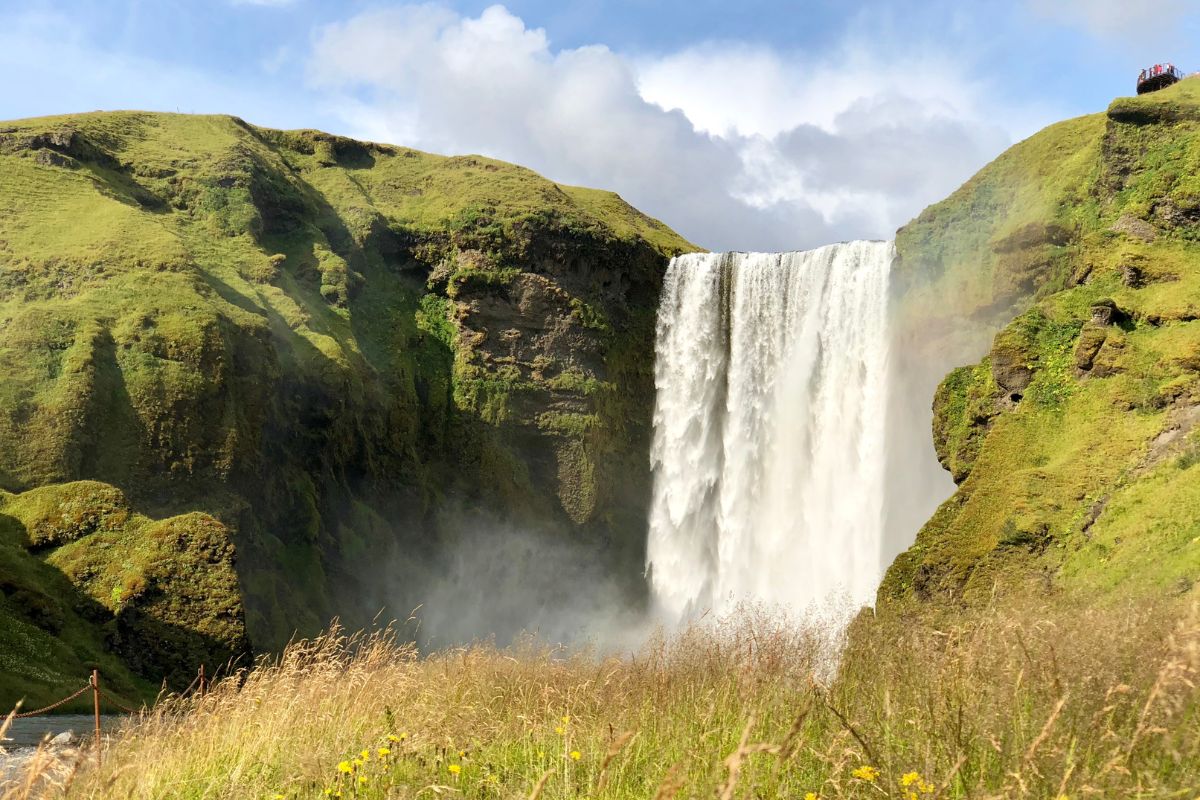 Skogafoss Waterfall Hike Guide: Tips, Trails, and Views - Planet Dreaming